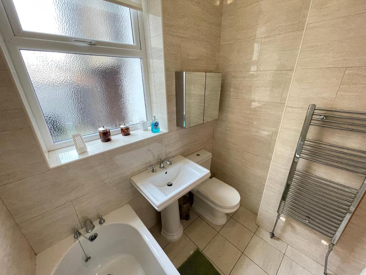 The Beach Front Apartment, Amazing Frontline Sea Views تينيماوث المظهر الخارجي الصورة